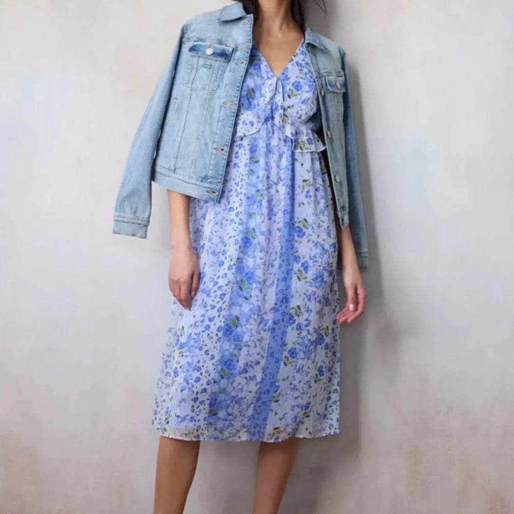LC LAUREN CONRAD Blue Floral Short Sleeve Midi Dress - Picture 1 of 6